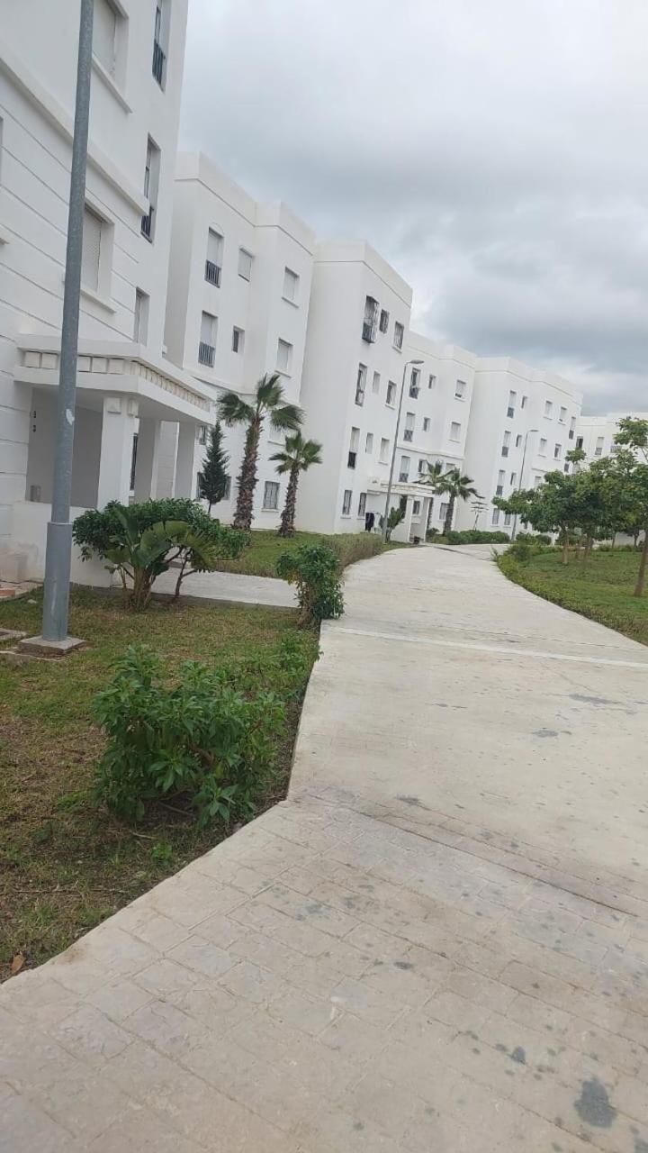 Beachside 2 Bedroom Apartment In Diplomatic Forest Tangier With Free Parking المظهر الخارجي الصورة